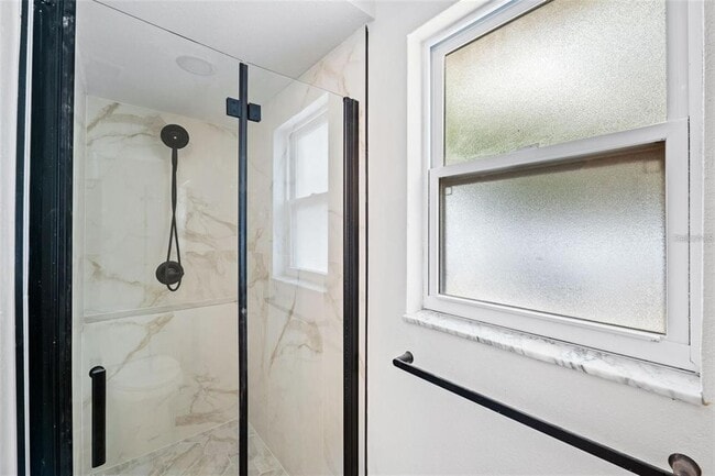 Building Photo - 10997 117th St N