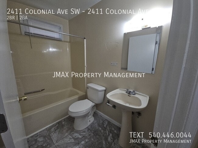 Building Photo - 2411 Colonial Ave SW