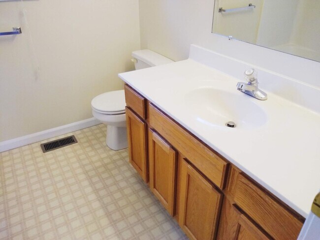 Building Photo - Allen Street