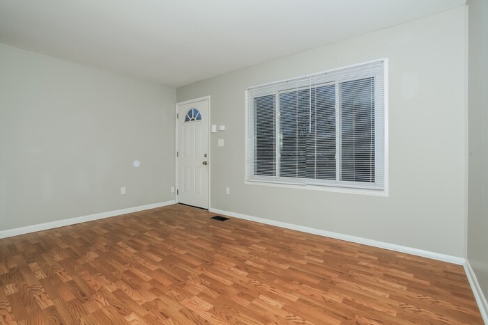 Building Photo - 4829 Weber Dr