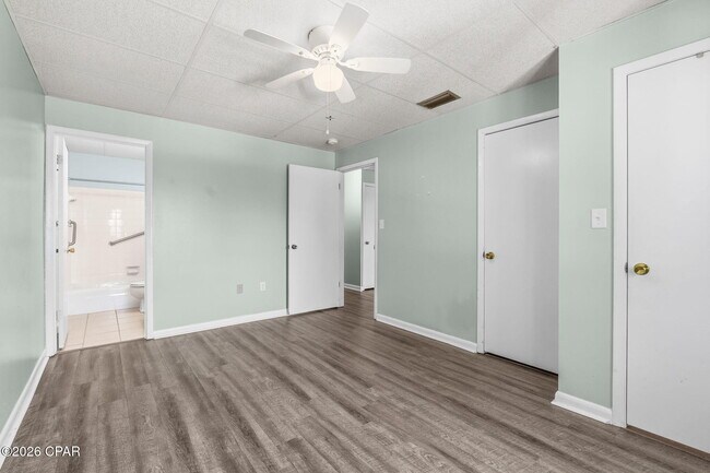 Building Photo - 316 Cherry St