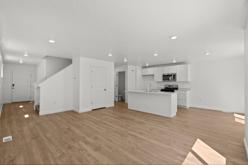 Building Photo - 1522 720 N