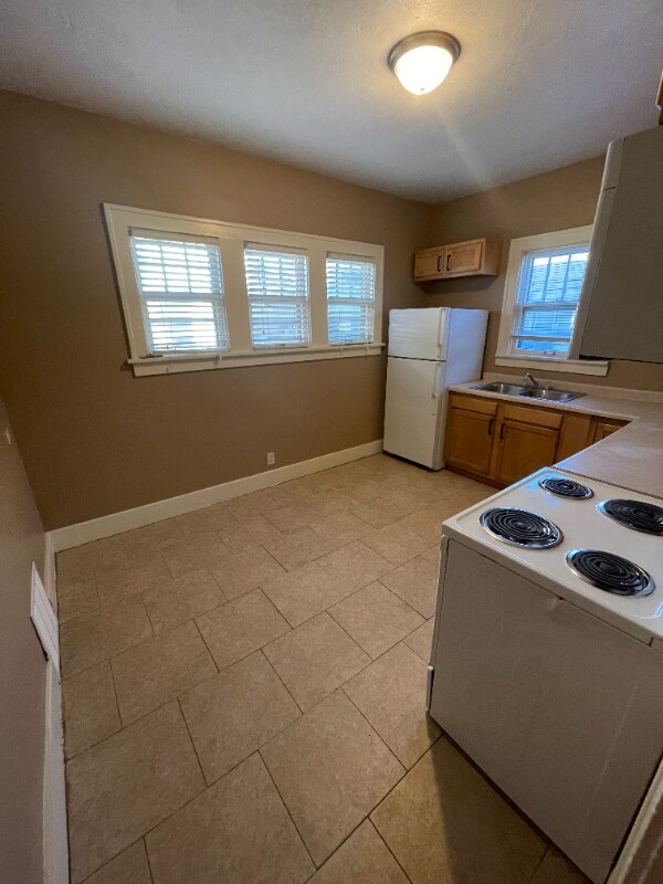 Building Photo - 1418 S 17th St