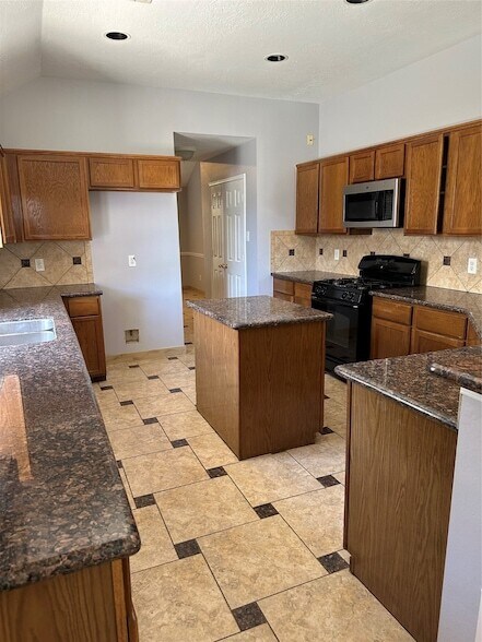 Building Photo - 14310 Cypress Green Dr