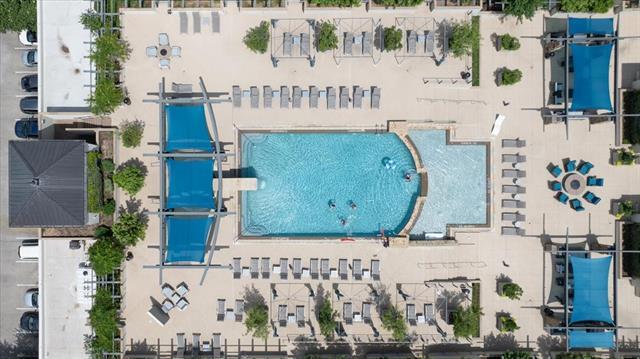 Building Photo - 2600 W 7th St