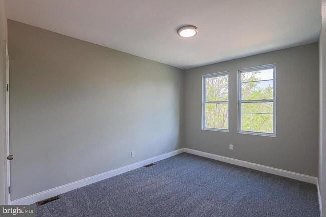 Building Photo - 4415 Old York Rd