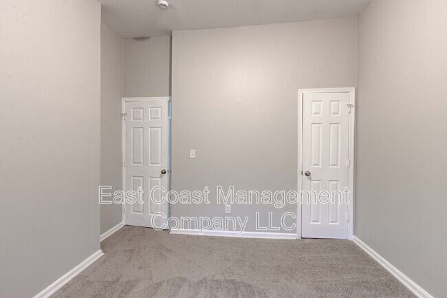 Building Photo - 2854 Oakley Ave