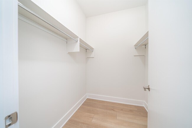 Building Photo - 418 Palisade Ave