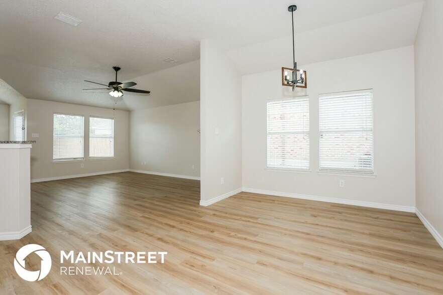 Building Photo - 1019 Chelsea Ln