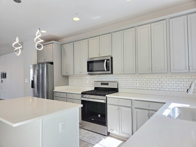 Building Photo - 13146 Dowdens Sta Wy