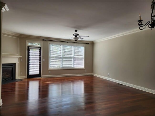 Building Photo - 5708 Pine Oak Dr NW