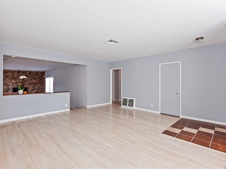 Building Photo - 621 Price Dr