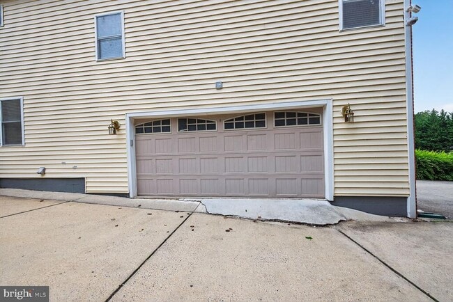 Building Photo - 8724 Hawkins Creamery Rd