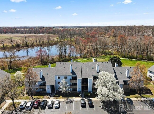 Building Photo - 1010 Aspen Dr