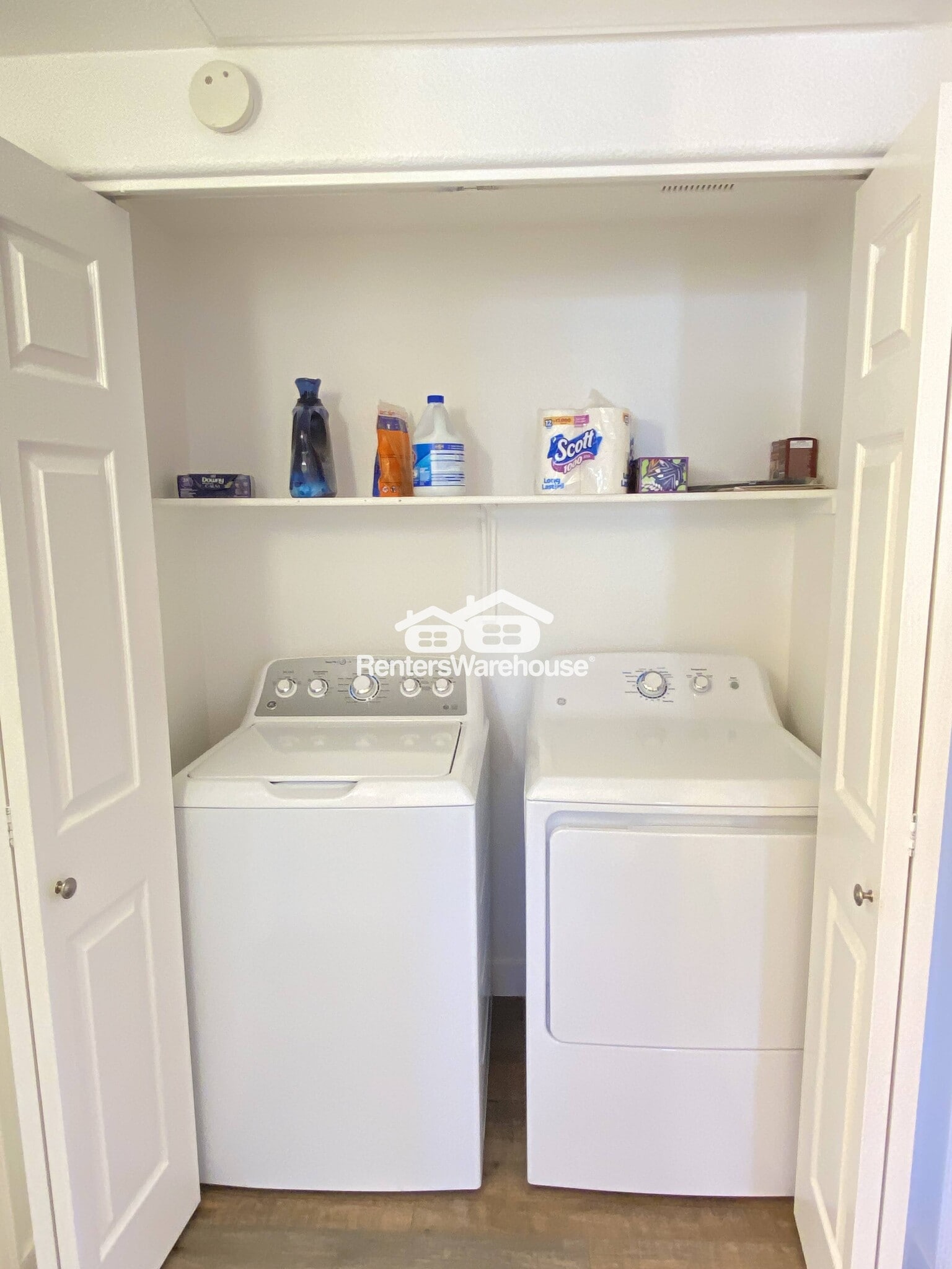 Building Photo - 4925 E Desert Cove Ave