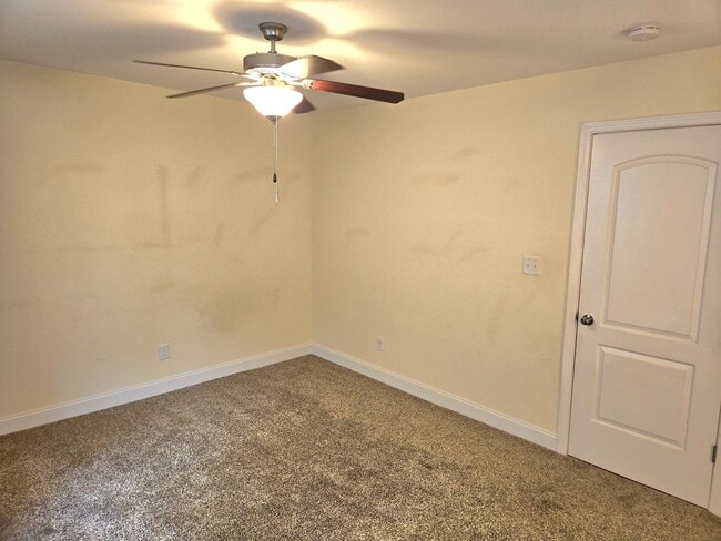 Building Photo - Beautiful Move-In Ready Single Family Home!