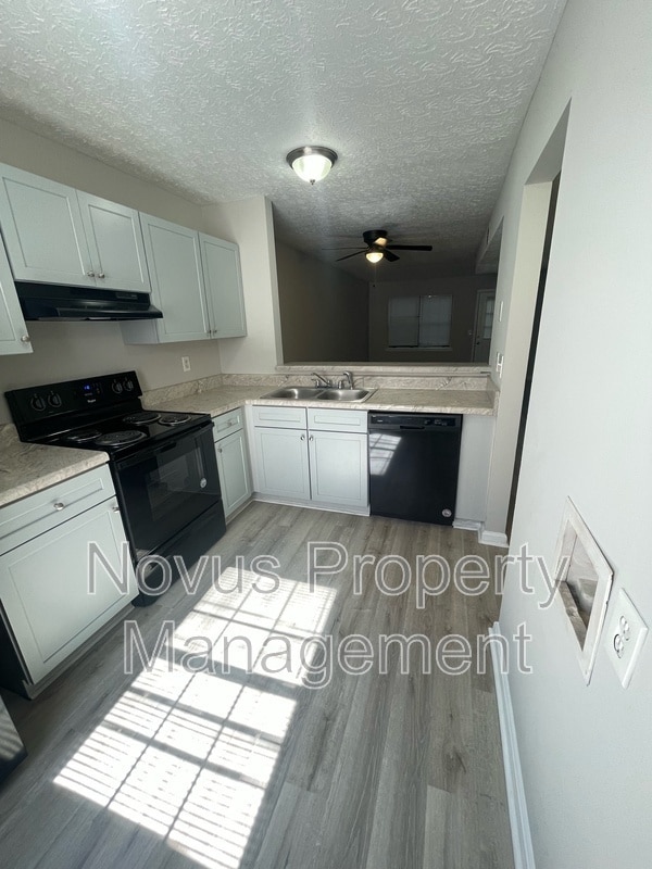 Building Photo - 749 South St