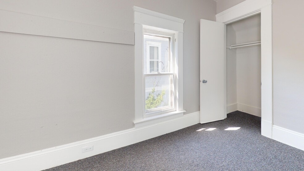 Building Photo - 1072 Wooster Rd W