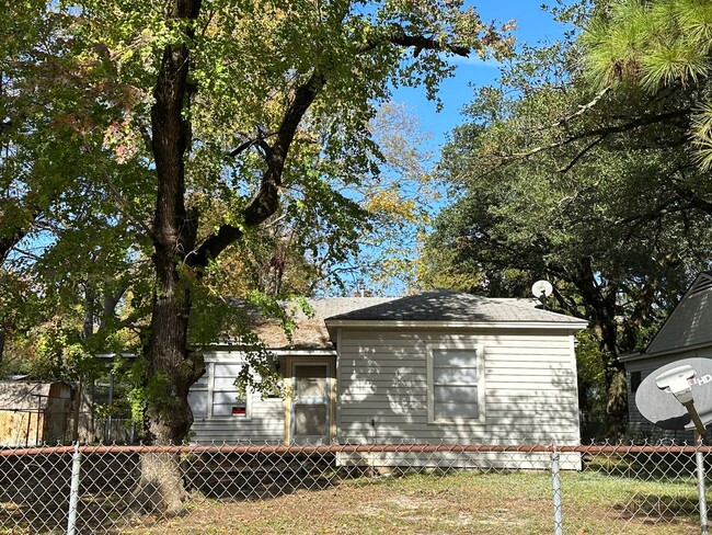 Primary Photo - Fully Remodeled House in Sunset Acres