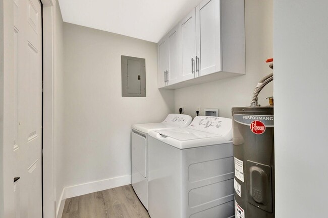 Building Photo - 1335 Lee St