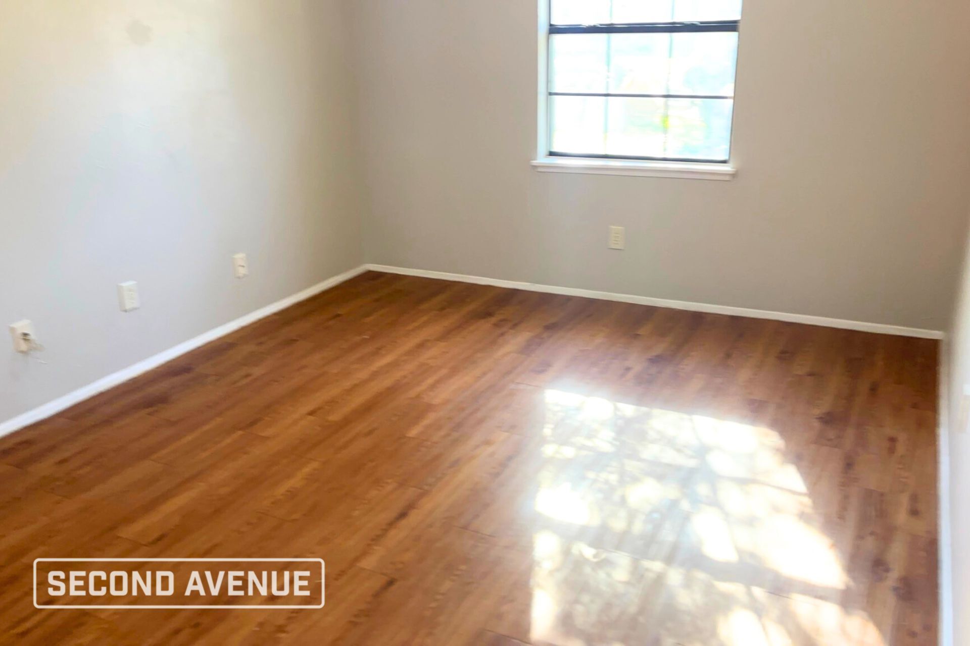 Building Photo - 416 Woodcrest Way