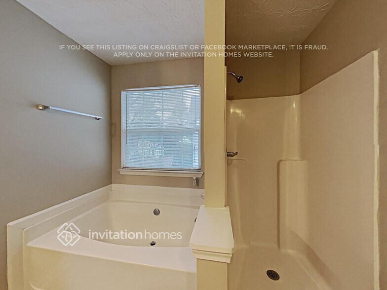 Building Photo - 424 Spring Head Ct
