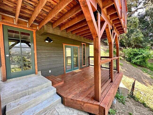 Building Photo - 149 Muerdago Rd