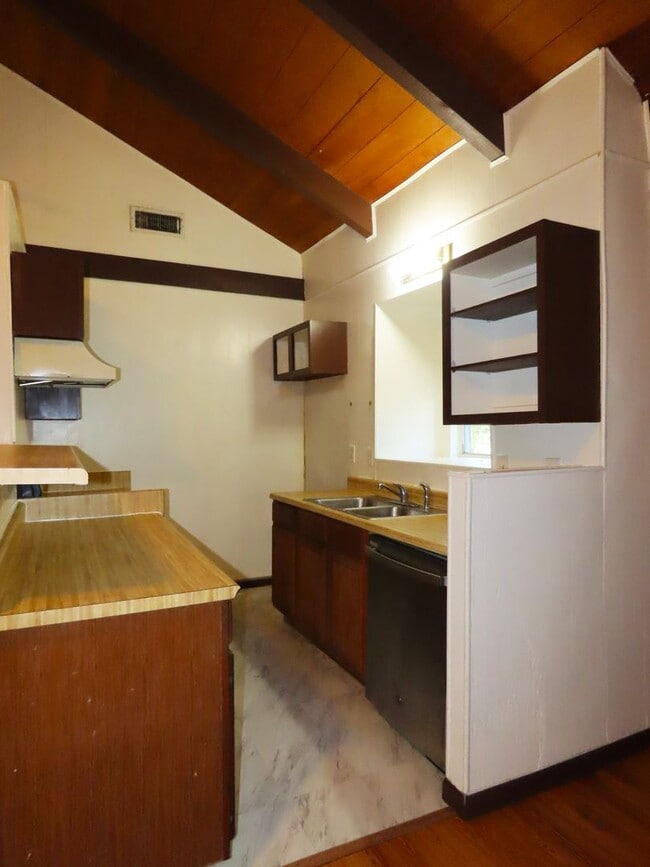 Building Photo - Bullard - Modest 2 Bedroom House on Tree-S...