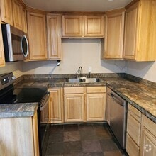 Building Photo - 4 Bed | 2 Bath House in the lower Rattlesnake