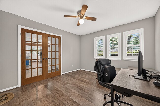 Building Photo - 23011 Fox Hunt Dr