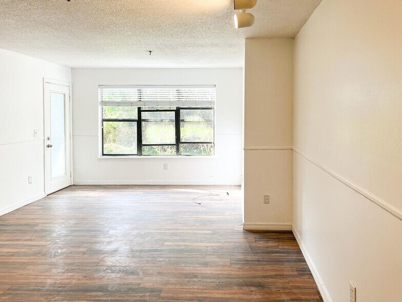 Building Photo - 11901 4th St N