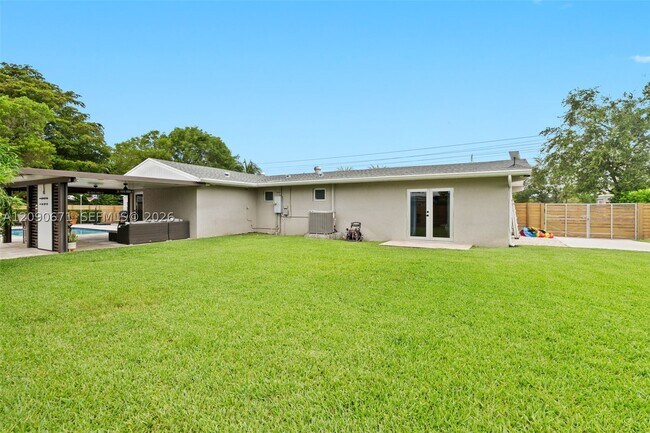 Building Photo - 9970 SW 132nd St