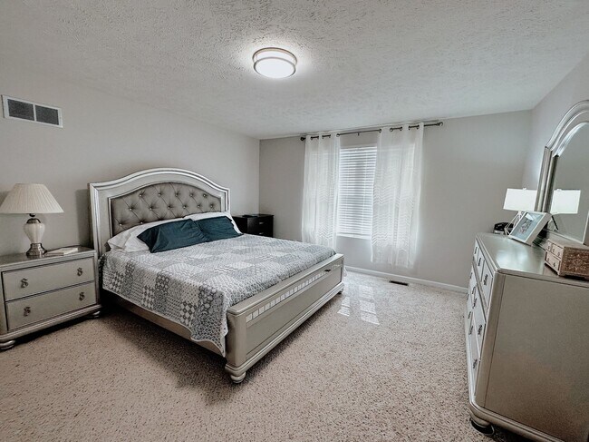 Building Photo - 96 Garnett Cir