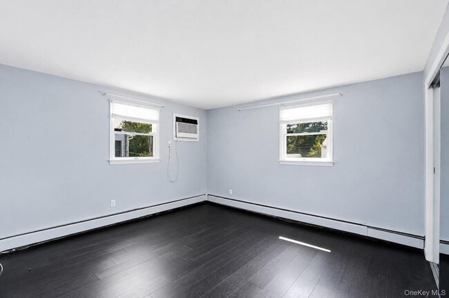 Building Photo - 12 Cable Ln