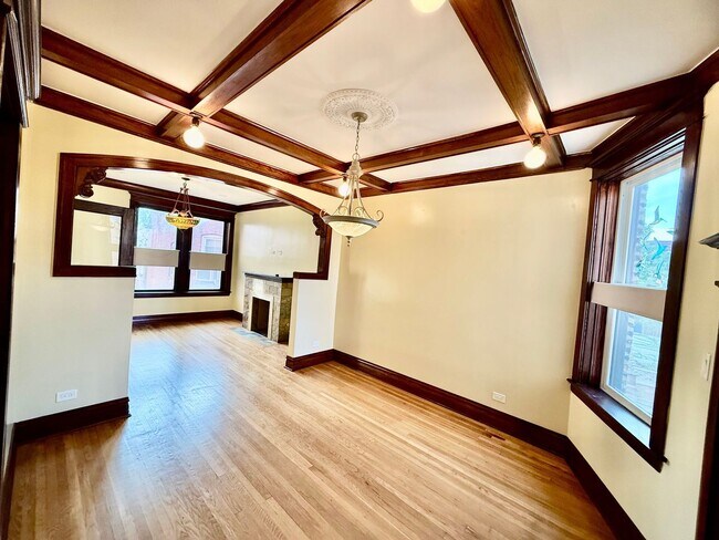 Building Photo - 1342 N Kedzie Ave