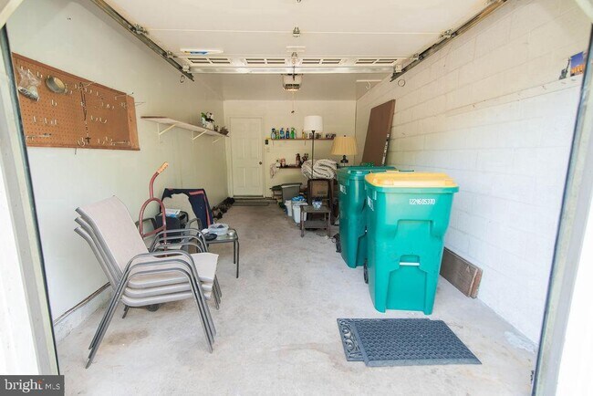 Building Photo - 239 Oakridge Dr