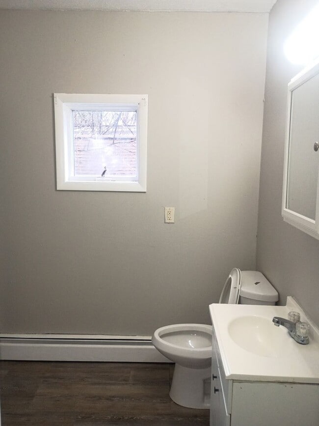 Building Photo - 501 Rowland St