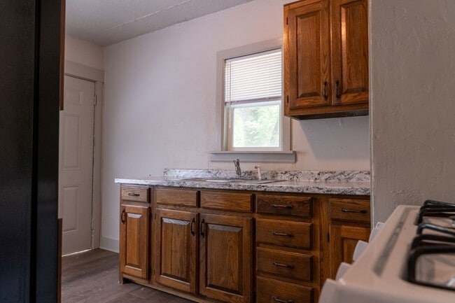 Building Photo - CHECK OUT this 3 bedroom in OKC! - FULLY R...