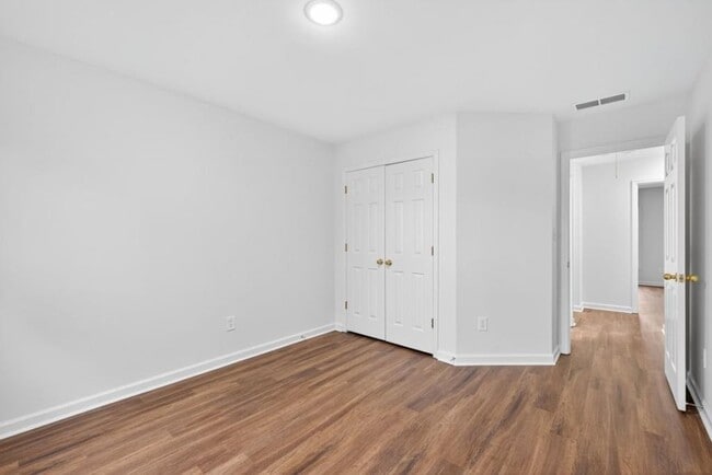 Building Photo - 2467 Bittersweet Cir