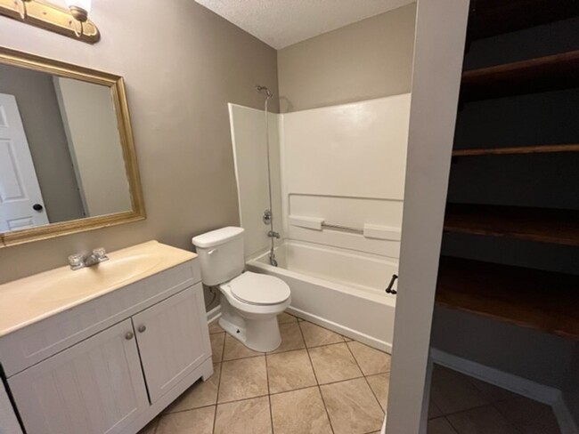 Building Photo - Renovated 3 Bedroom 2 Bath Home for Rent!!!