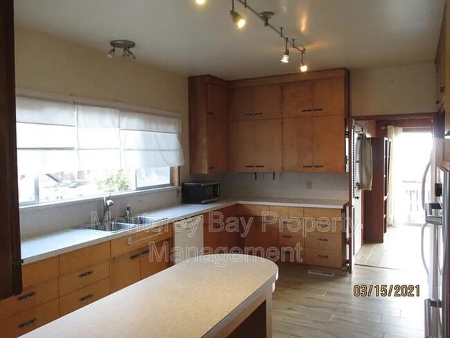 Building Photo - 650 Hawthorne St