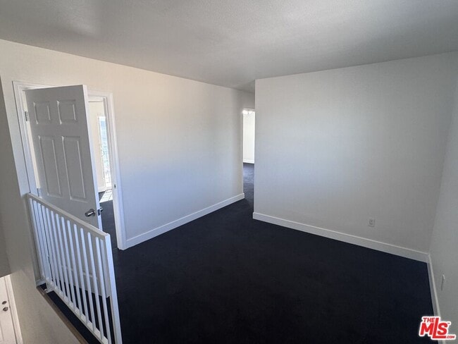 Building Photo - 5903 S Crenshaw Blvd