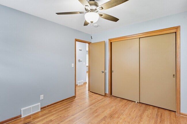 Building Photo - 2710 S 48th Ave