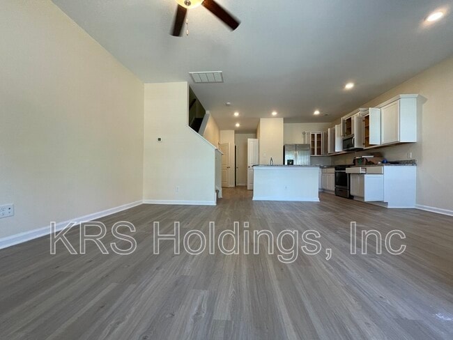 Building Photo - 1611 Independence Blvd