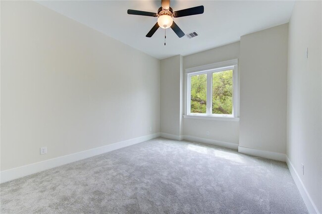 Building Photo - 2118 Nina Lee Ln