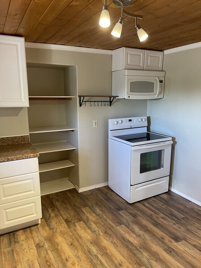 Building Photo - 361 S 2nd St