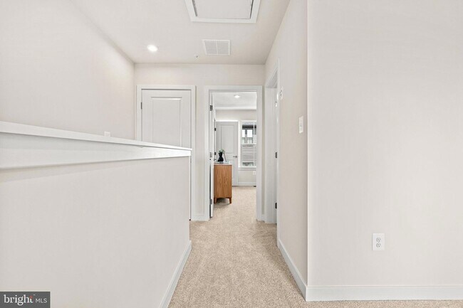 Building Photo - 828 Watts St