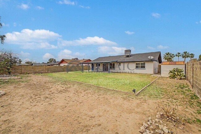 Building Photo - 4837 E Encanto St