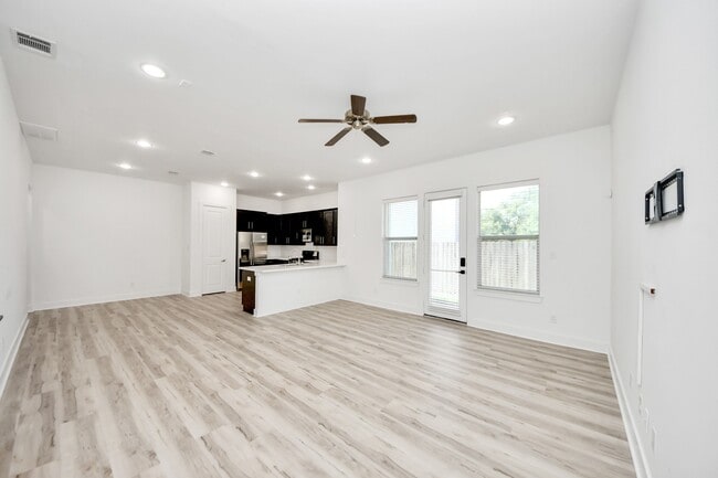 Building Photo - 8821 Hollister Pine Ct