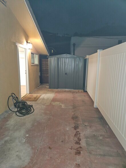 Building Photo - 2316 Elmgrove St